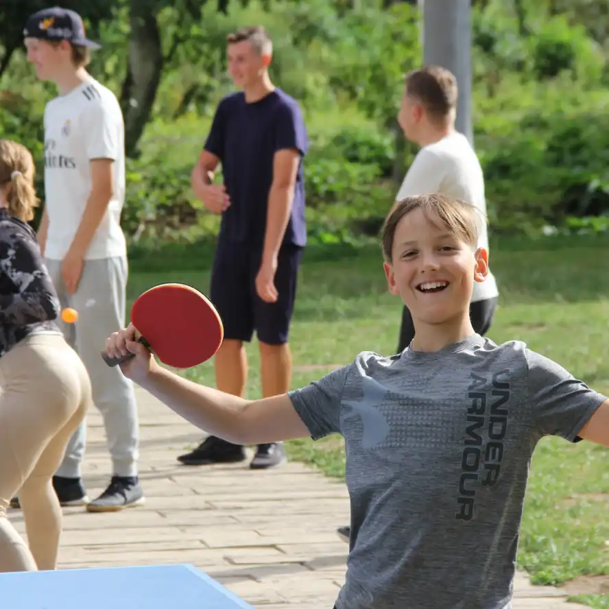 SPORTOVÁNÍ, ODDÍLOVKA, LANÁČ