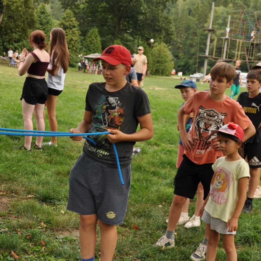 A jedeme domů