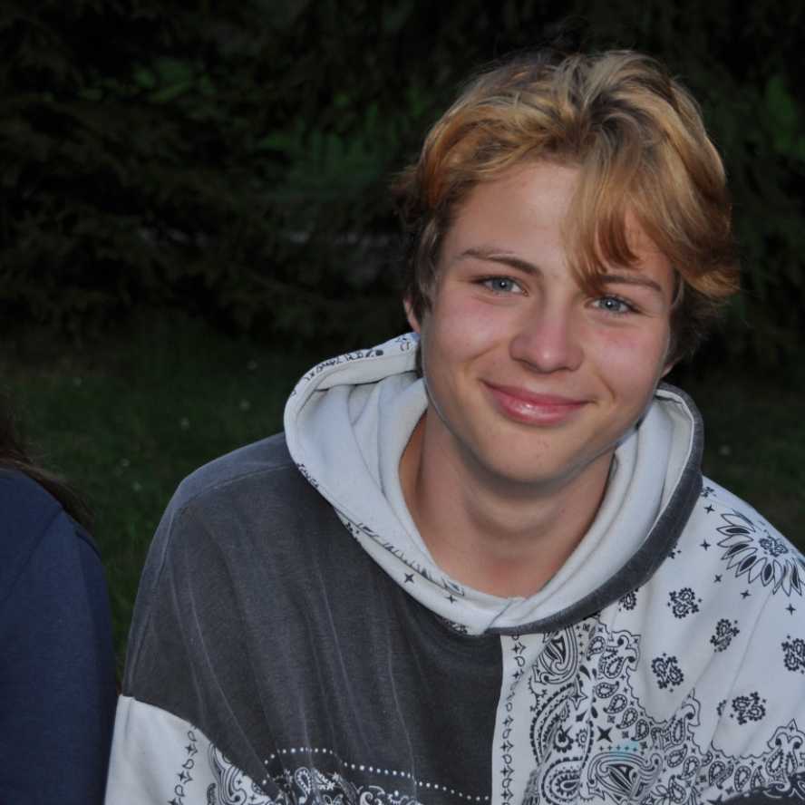 A jedeme domů