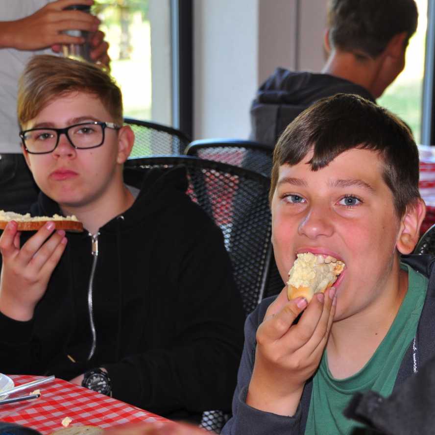 Putování aneb do svítání ať jsi doma!